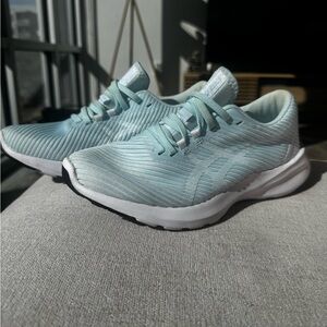 ASICS Running Shoes - Size 7.5 - Worn but Minimal Tread (mostly walking)